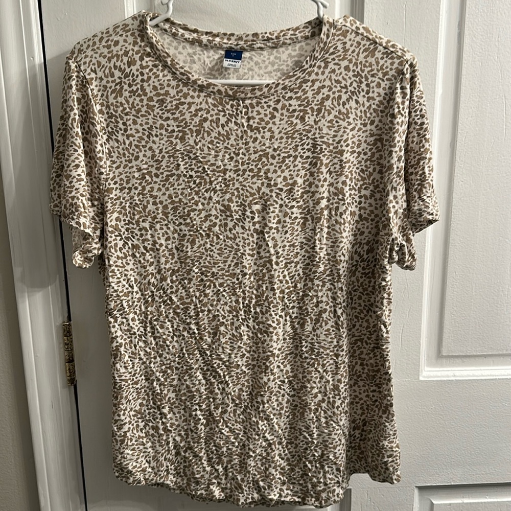 Old Navy Luxe Leopard Print T-shirt size large